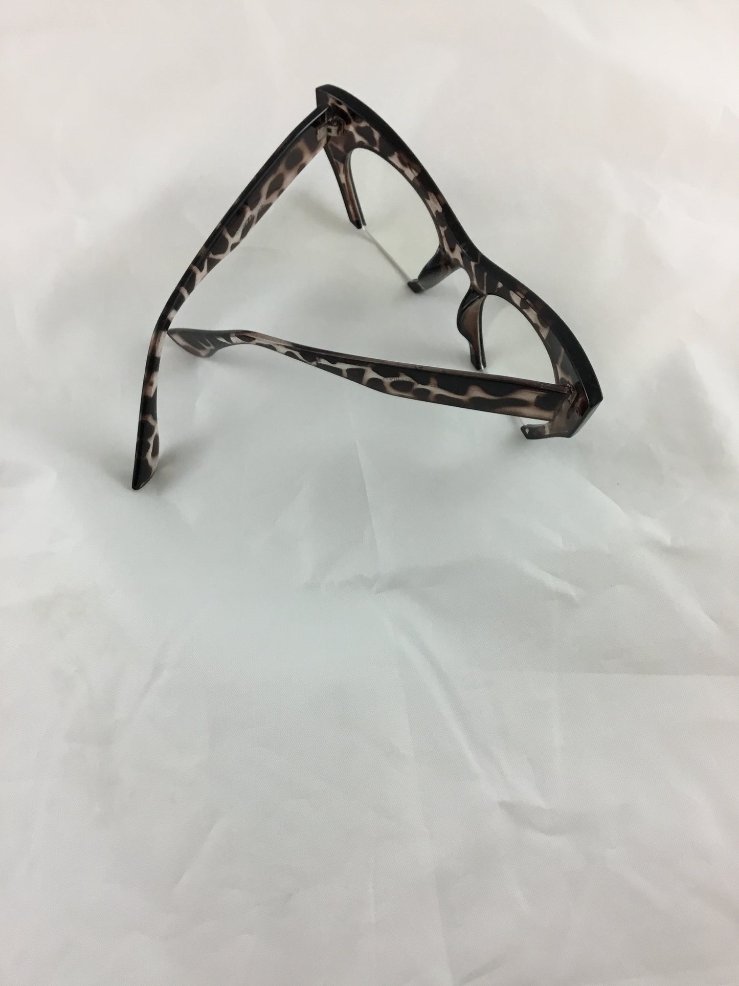 Misty Blue Cat Eye Bottomless Rim Glasses