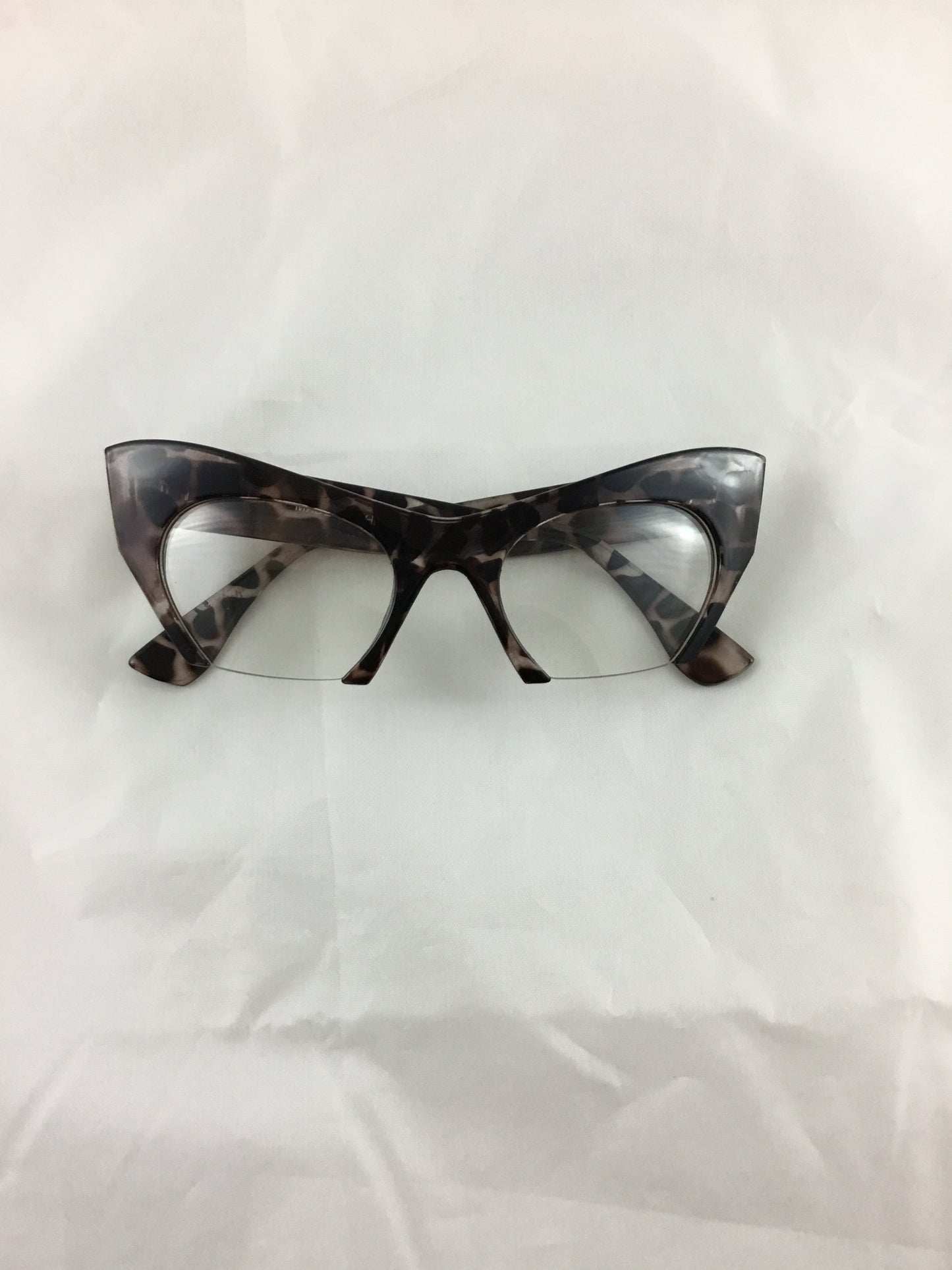Misty Blue Cat Eye Bottomless Rim Glasses
